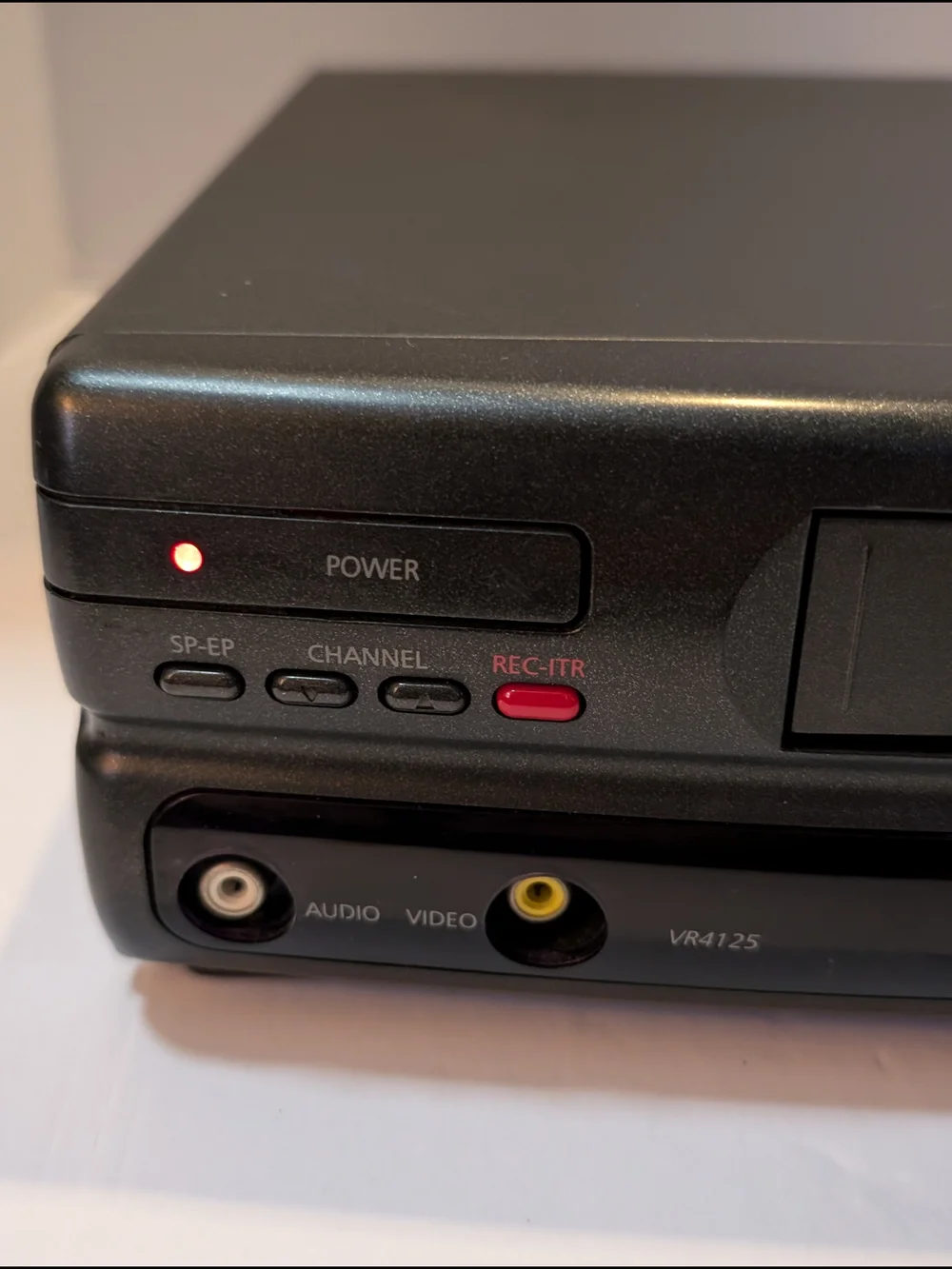 Zenith Black VCR _ VR-4125